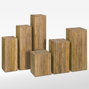 Säule aus recyceltem Teak-Holz